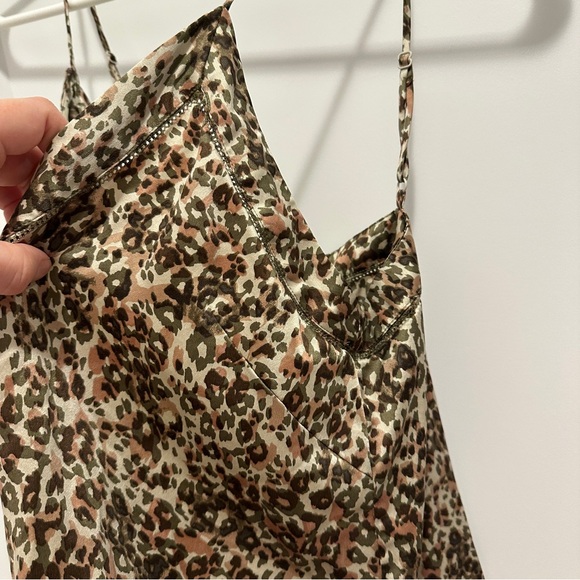 Aritzia Wilfred Silk Leopard Print Camo Tank top Size Small Women’s - Picture 7 of 13